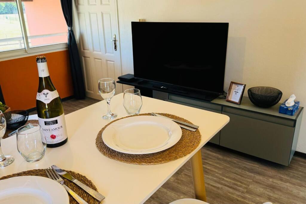 T2 Le Cosy, Au Coeur De Montjoly, Parking, Clim Appartement Remire-Montjoly Buitenkant foto
